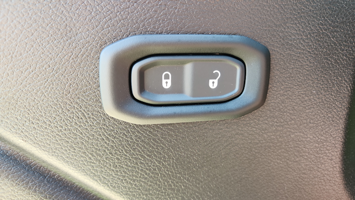 2025 Jeep Wrangler Sport S photo 20