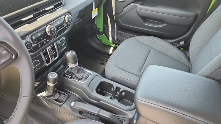 2025 Jeep Wrangler Sport S photo 13