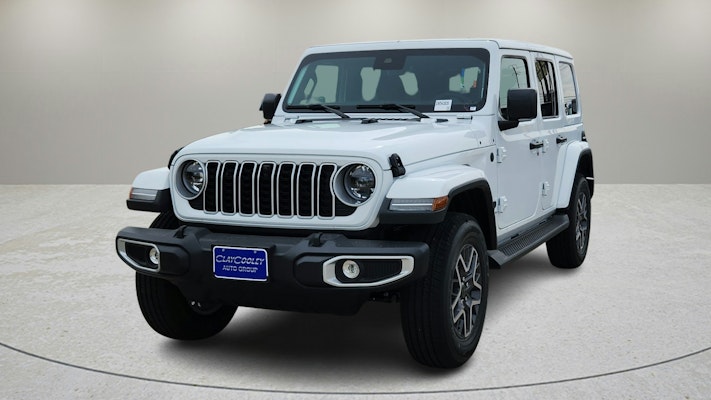 2025 Jeep Wrangler Sahara photo 3