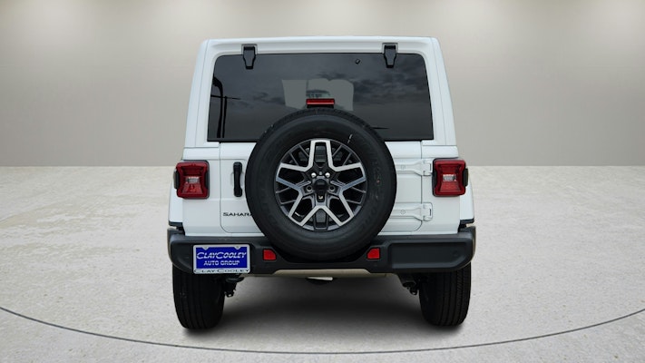 2025 Jeep Wrangler Sahara photo 6
