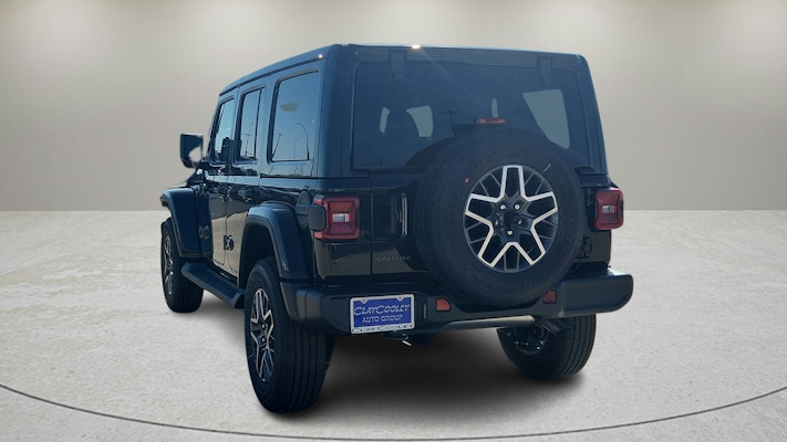 2025 Jeep Wrangler Sahara photo 5