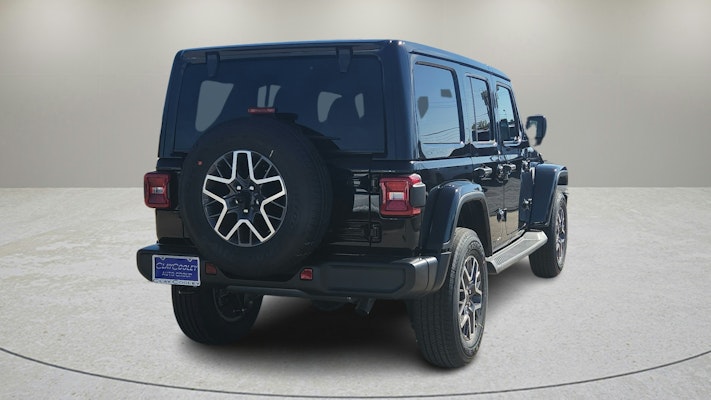 2025 Jeep Wrangler Sahara photo 7