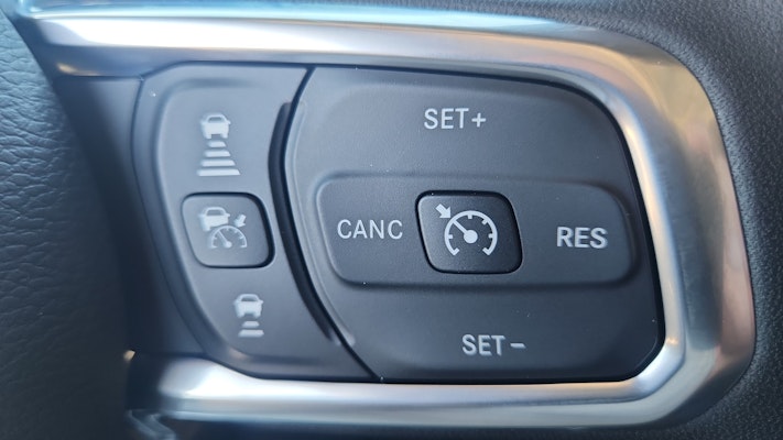 2025 Jeep Wrangler Sahara photo 21