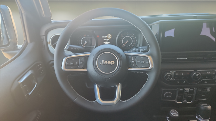 2025 Jeep Wrangler Sahara photo 22