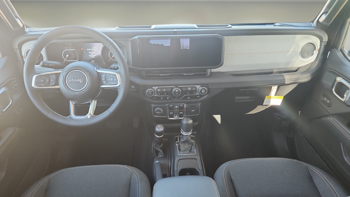 2025 Jeep Wrangler Sahara photo 23