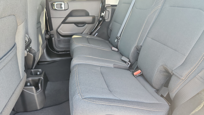 2025 Jeep Wrangler Sahara photo 24