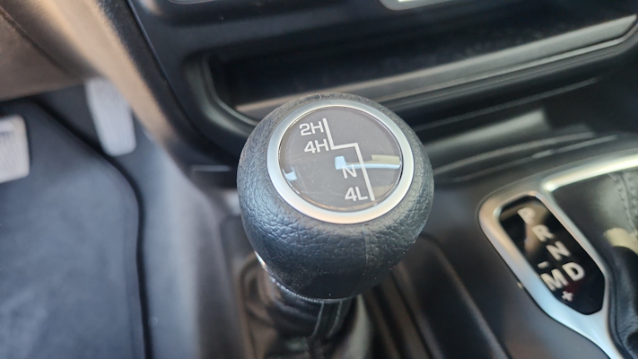 2025 Jeep Wrangler Sahara photo 14