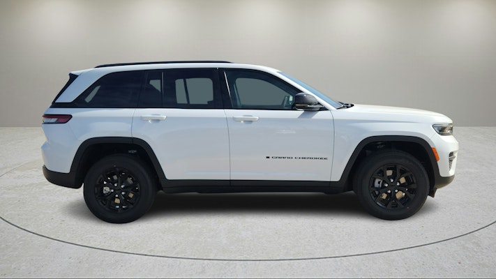 2025 Jeep Grand Cherokee Altitude X photo 8