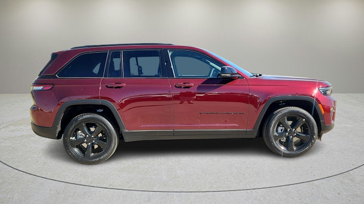 2025 Jeep Grand Cherokee Limited photo 8