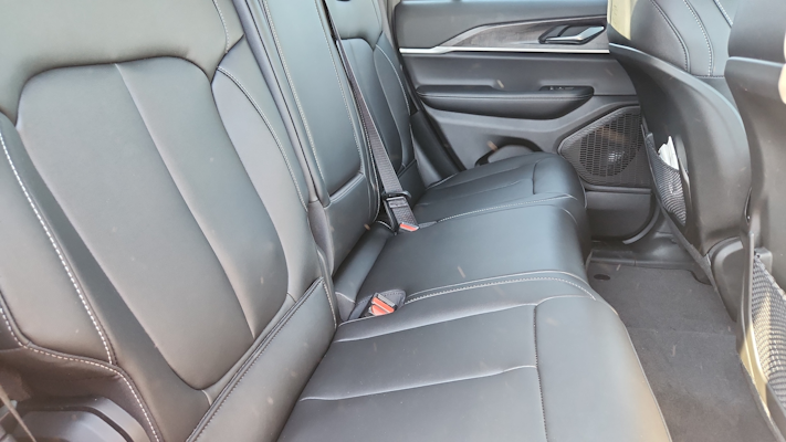 2025 Jeep Grand Cherokee Limited photo 28