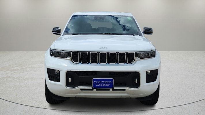 2025 Jeep Grand Cherokee Overland photo 2