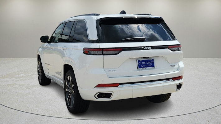 2025 Jeep Grand Cherokee Overland photo 5