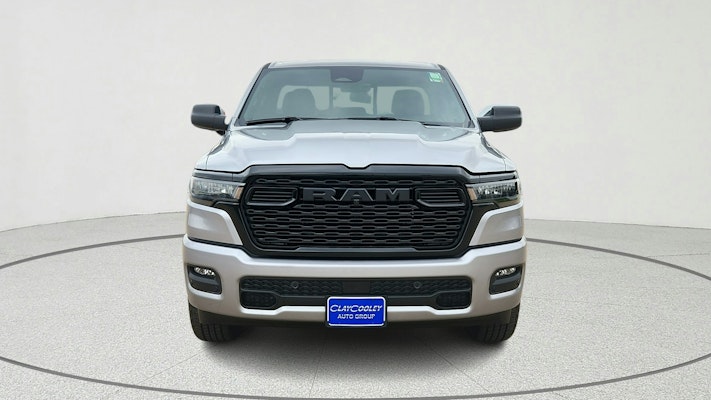 2025 Ram 1500 Tradesman photo 3