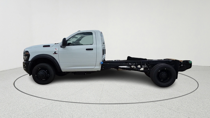 2025 Ram 5500 Tradesman photo 3