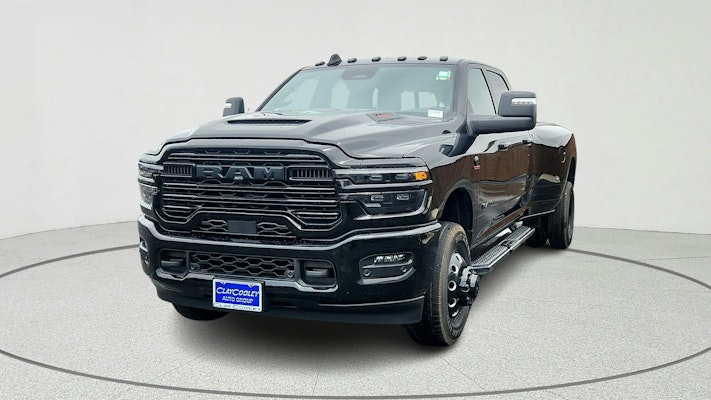 2025 Ram 3500 Laramie photo 4