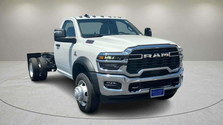2026 Ram 5500 Tradesman photo 2