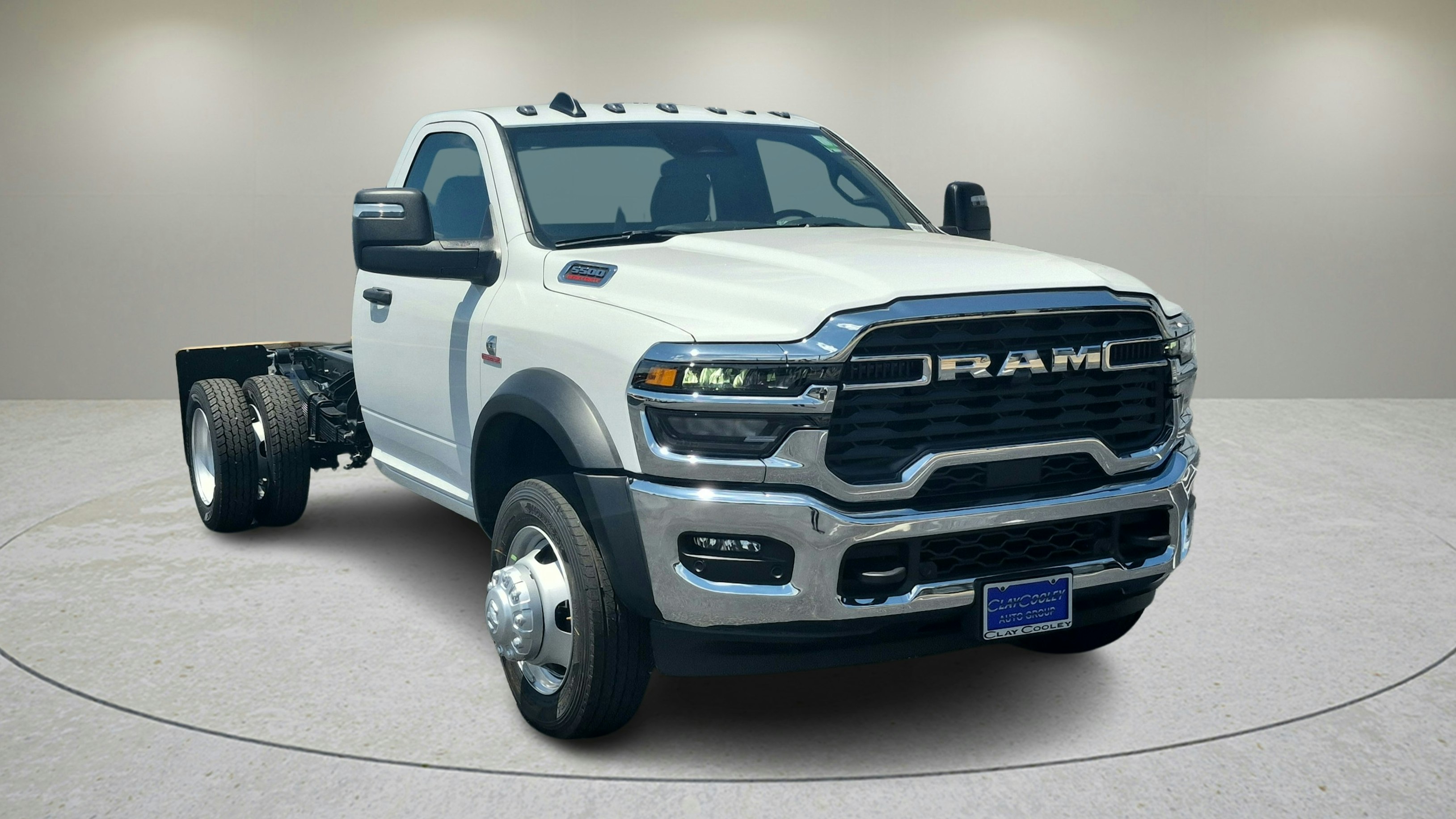 2025 Ram 5500 Tradesman photo 2
