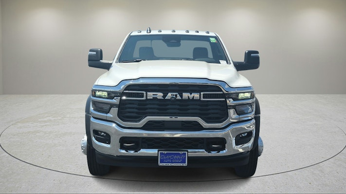 2025 Ram 5500 Tradesman photo 3
