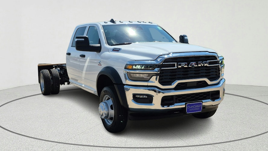 2026 Ram 5500 Tradesman photo 3