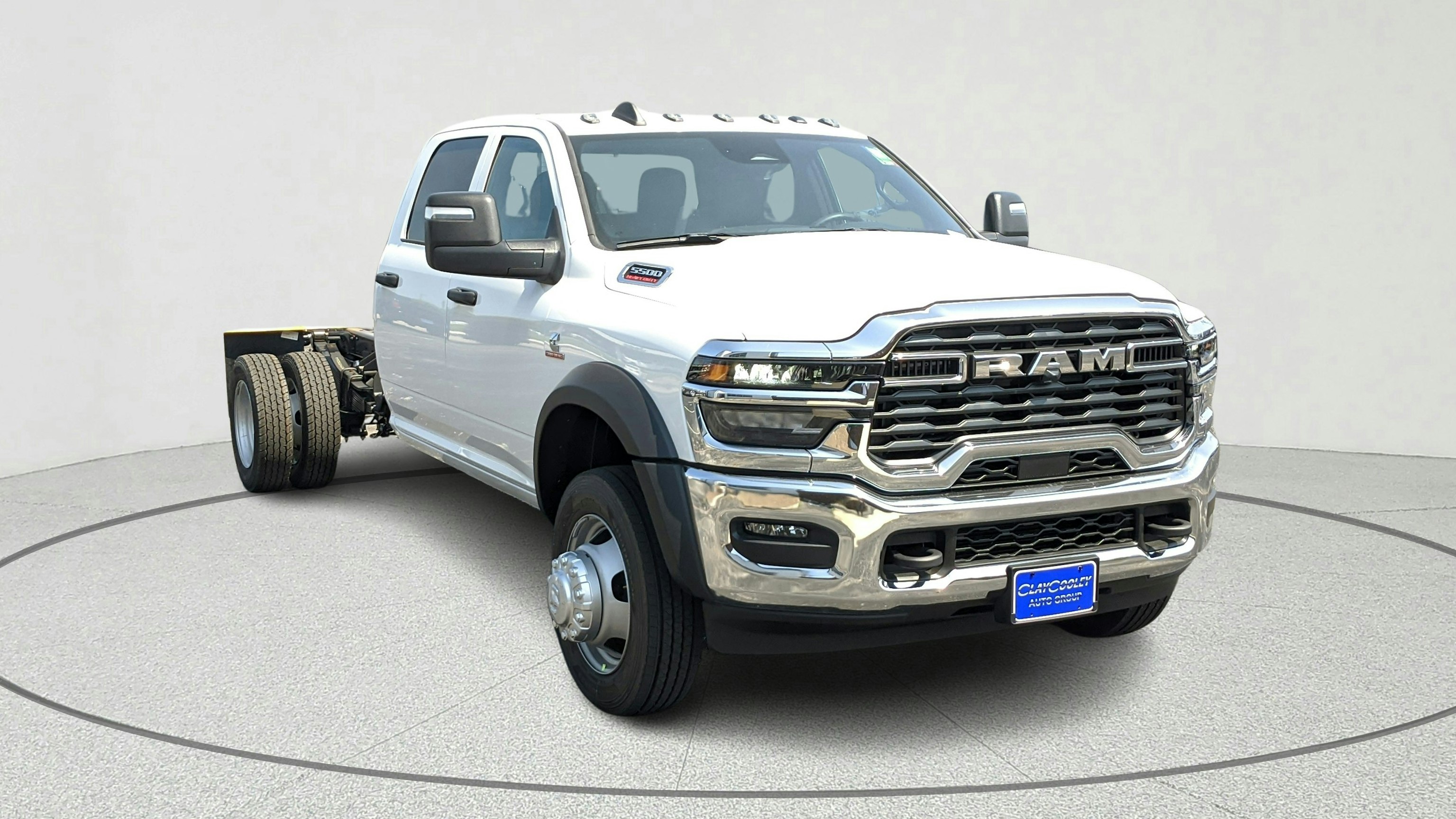 2025 Ram 5500 Tradesman photo 2