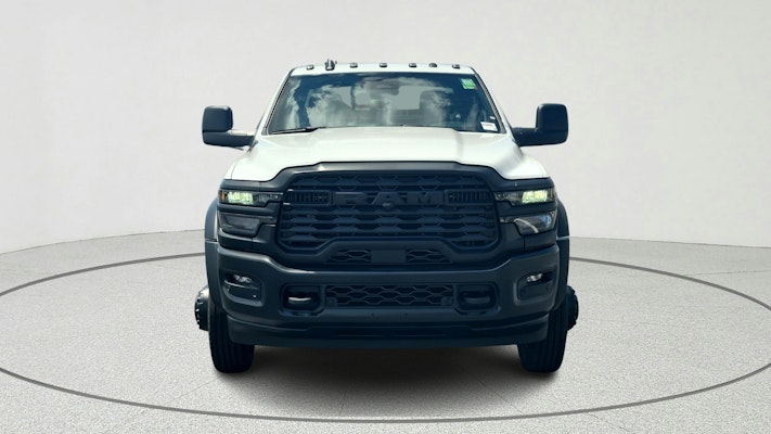 2025 Ram 5500 Tradesman photo 3